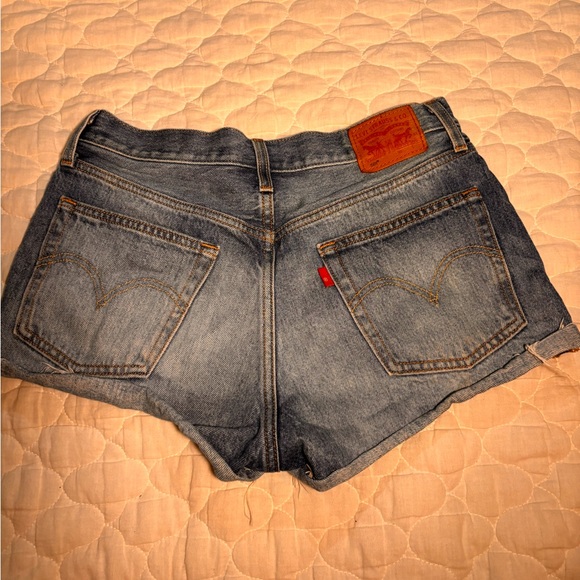 LEVI 501 JEAN SHORTS ❤️ - Picture 4 of 4
